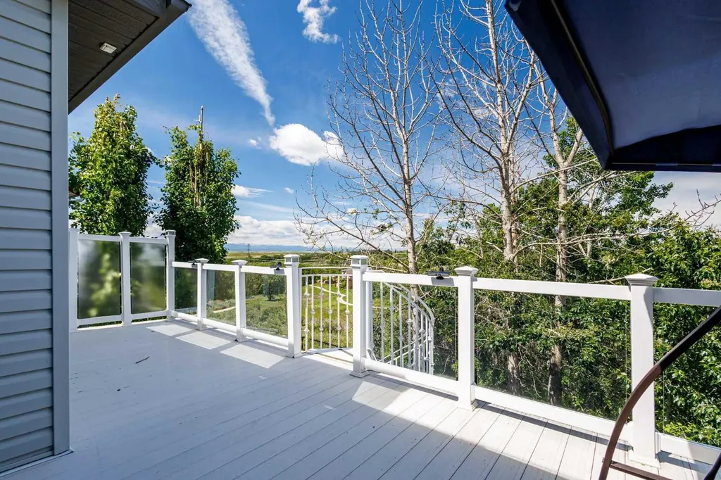 76 Rockywood Park NW Calgary AB T3G5S2