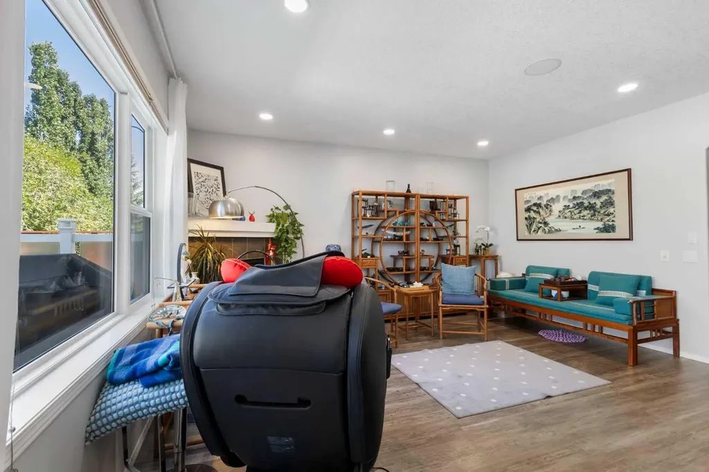 76 Rockywood Park NW Calgary AB T3G5S2