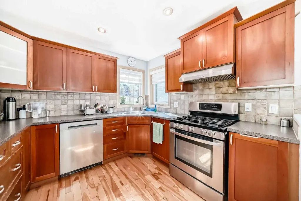 115 Rockledge Terrace NW Calgary AB T3G 5R9