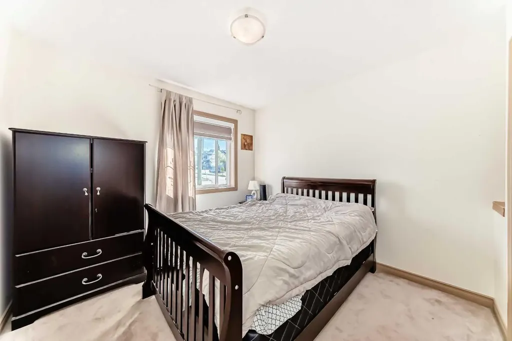 115 Rockledge Terrace NW Calgary AB T3G 5R9