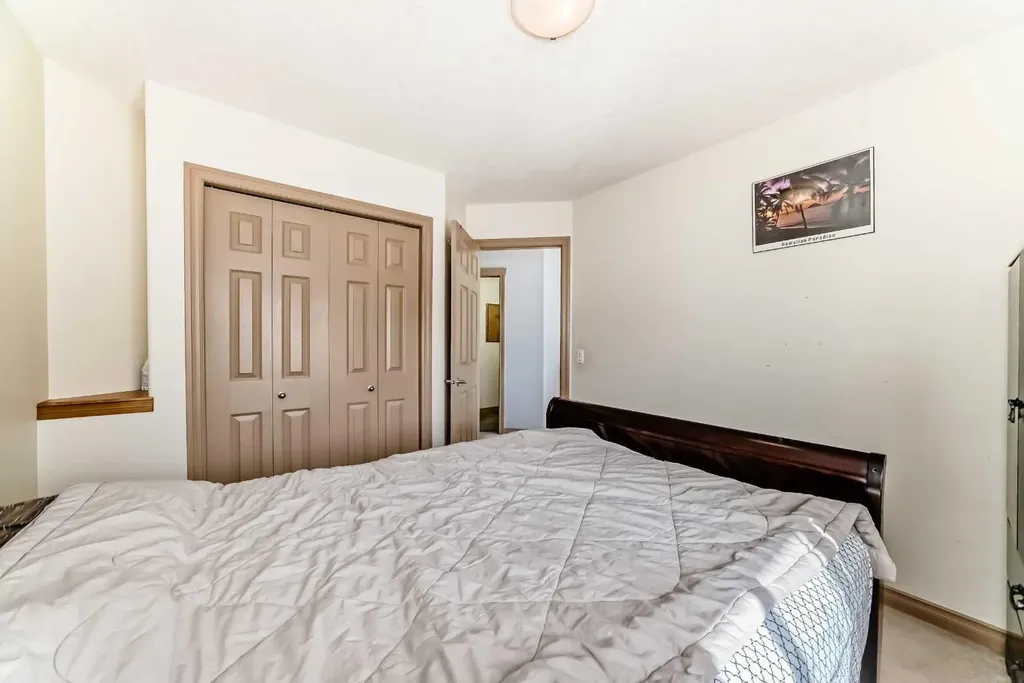 115 Rockledge Terrace NW Calgary AB T3G 5R9