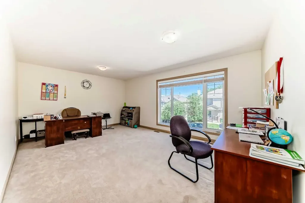 115 Rockledge Terrace NW Calgary AB T3G 5R9