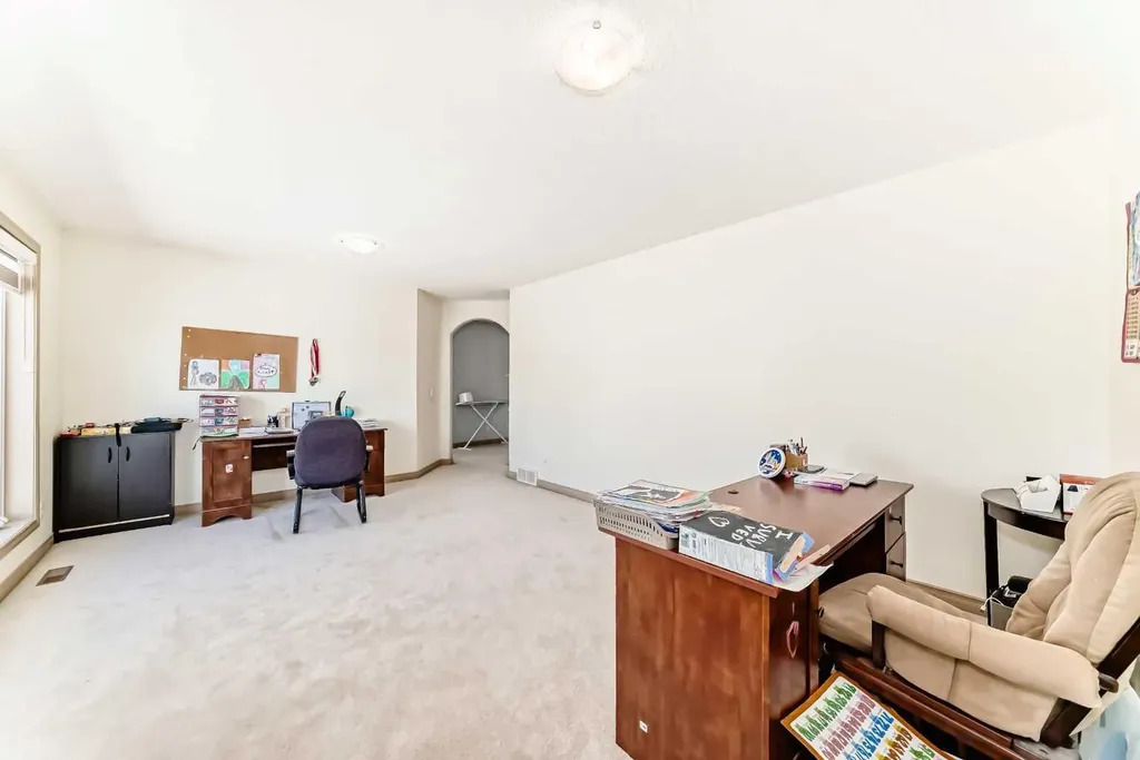 115 Rockledge Terrace NW Calgary AB T3G 5R9