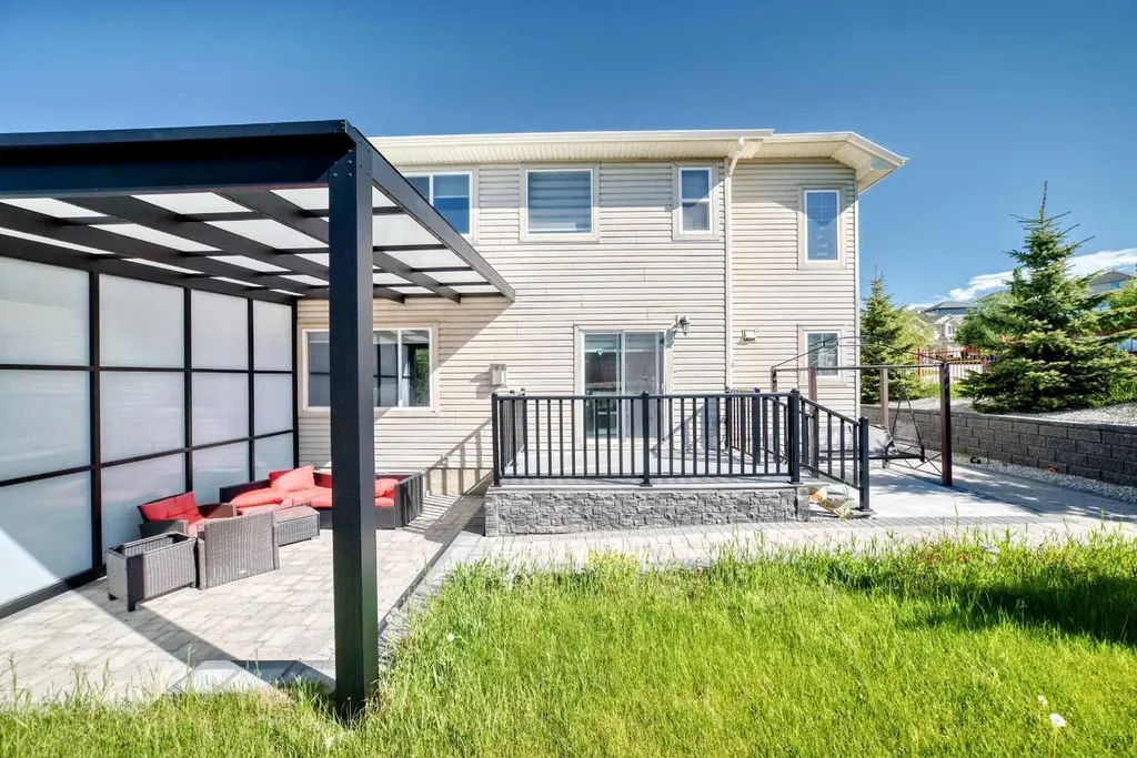 115 Rockledge Terrace NW Calgary AB T3G 5R9