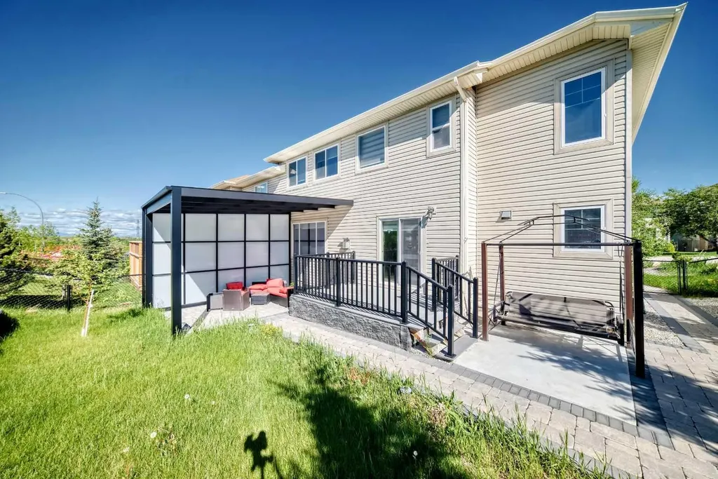 115 Rockledge Terrace NW Calgary AB T3G 5R9
