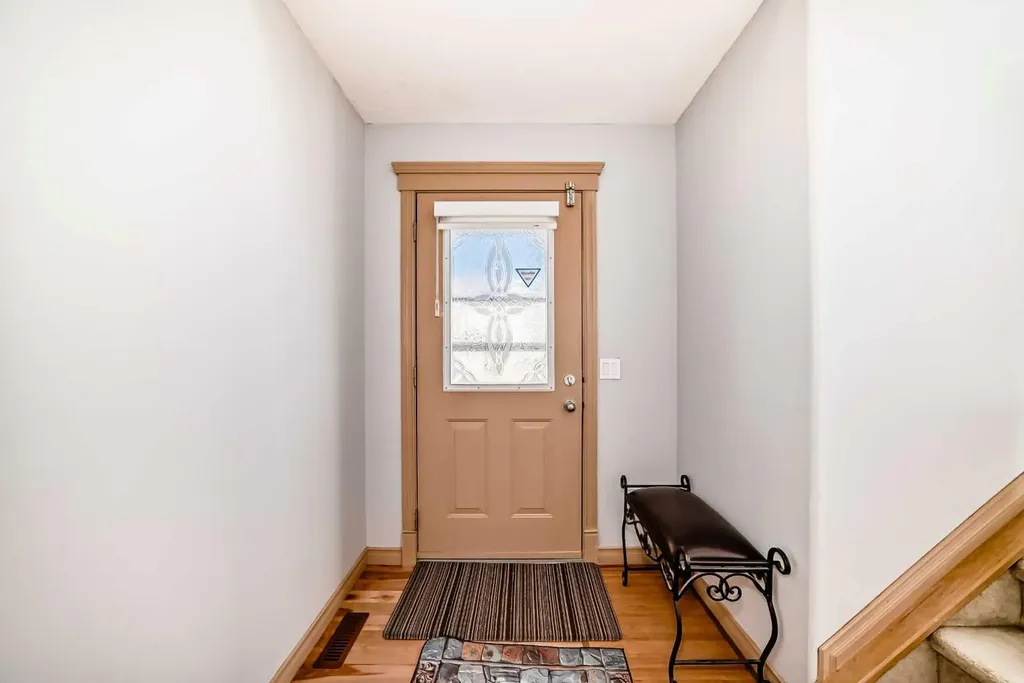 115 Rockledge Terrace NW Calgary AB T3G 5R9