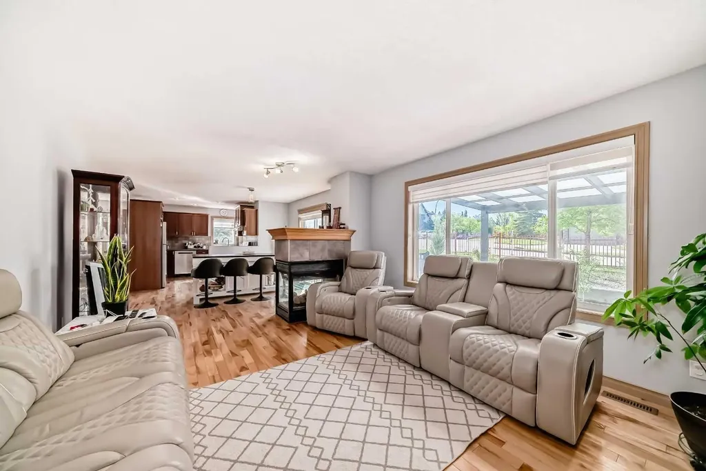 115 Rockledge Terrace NW Calgary AB T3G 5R9