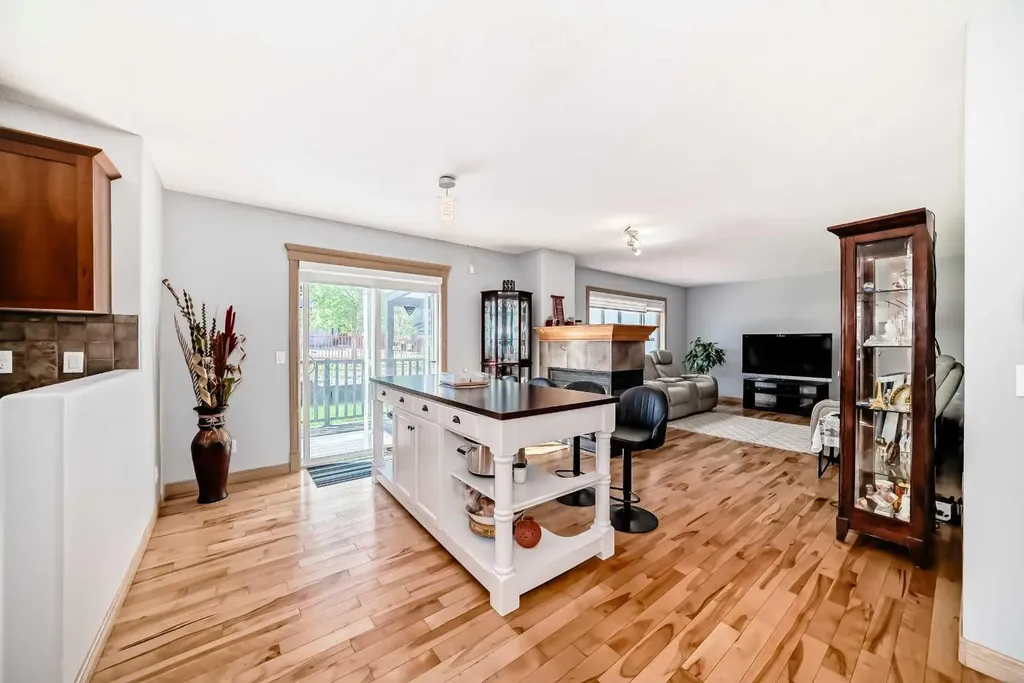 115 Rockledge Terrace NW Calgary AB T3G 5R9