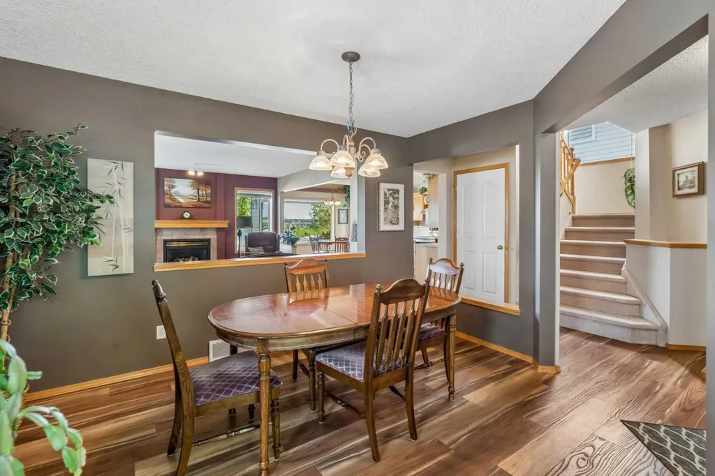 132 Hidden Ranch Crescent NW Calgary AB T3A 5W3