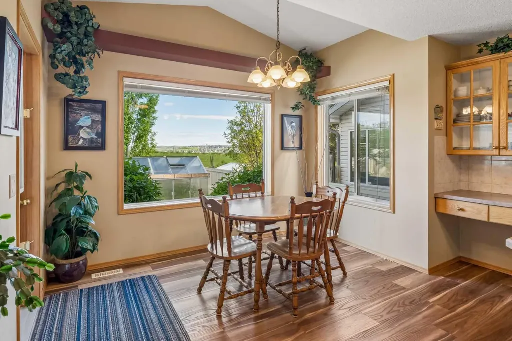 132 Hidden Ranch Crescent NW Calgary AB T3A 5W3