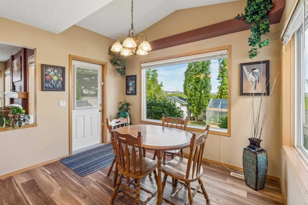 132 Hidden Ranch Crescent NW Calgary AB T3A 5W3