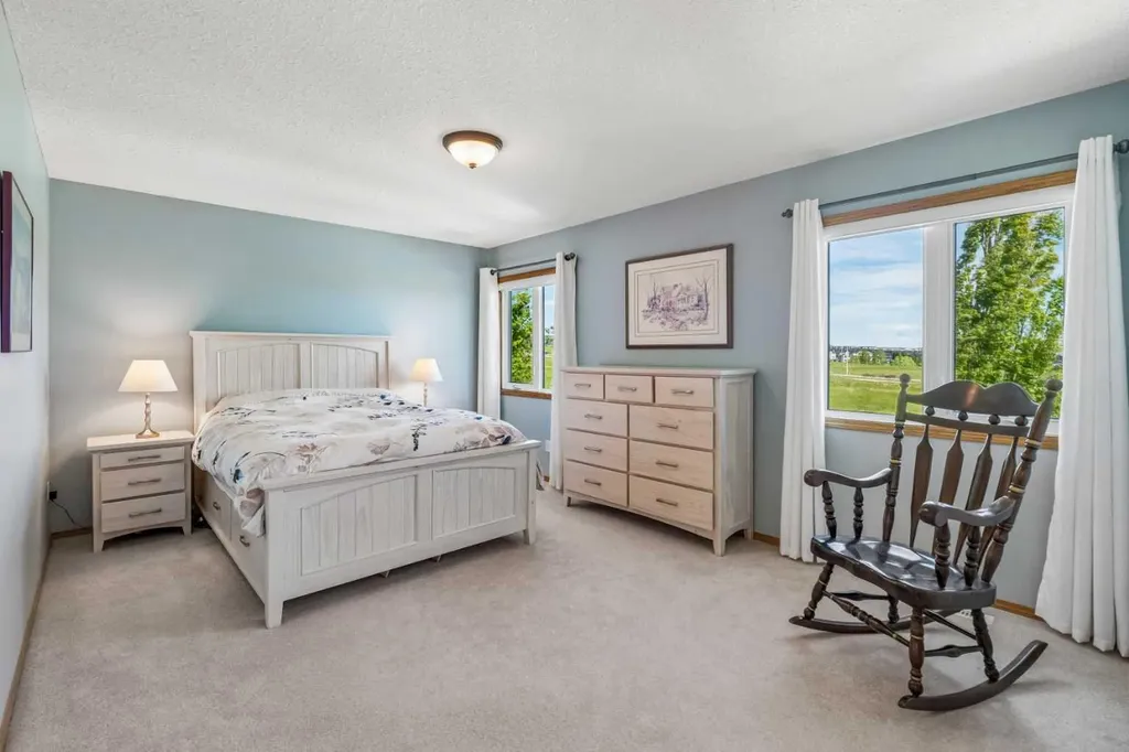 132 Hidden Ranch Crescent NW Calgary AB T3A 5W3