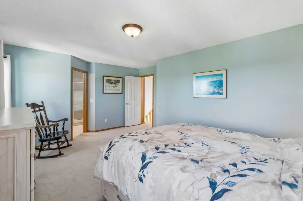 132 Hidden Ranch Crescent NW Calgary AB T3A 5W3