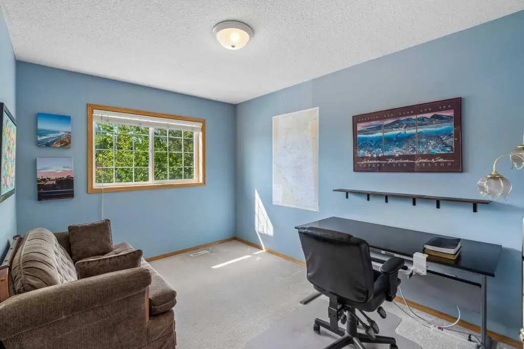 132 Hidden Ranch Crescent NW Calgary AB T3A 5W3
