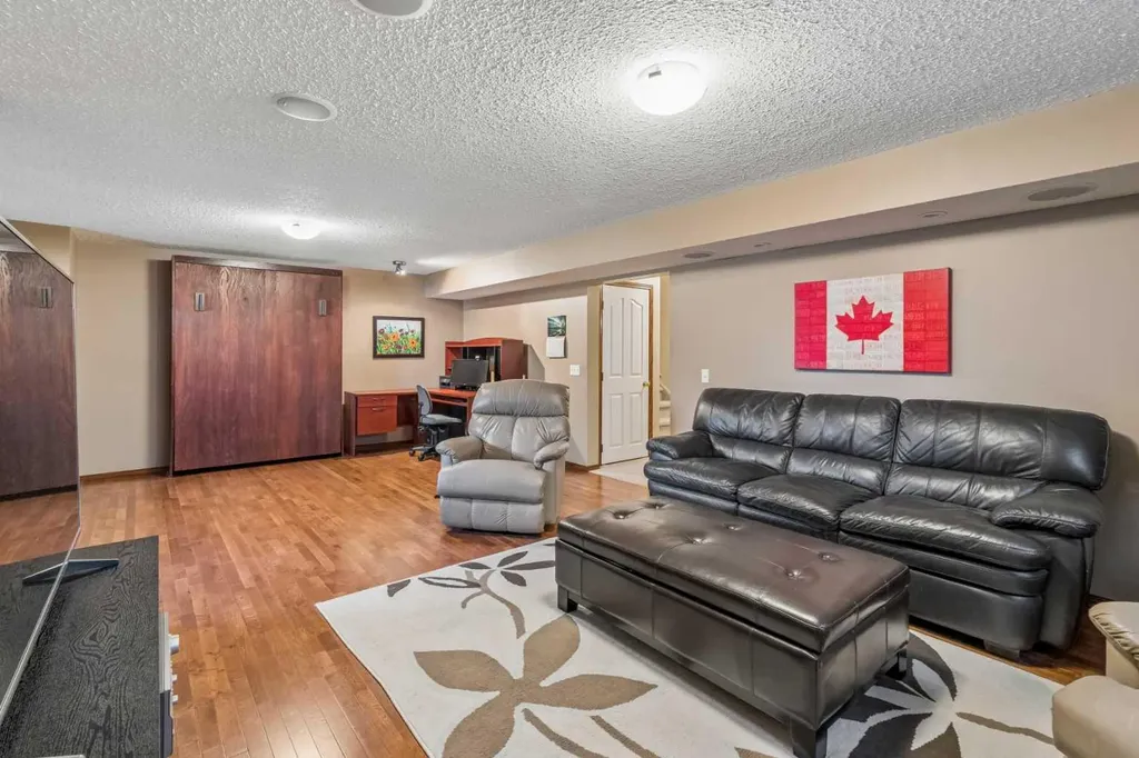 132 Hidden Ranch Crescent NW Calgary AB T3A 5W3