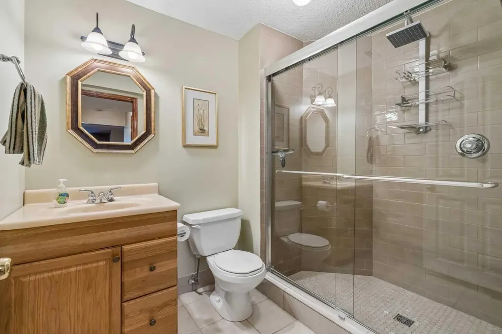 132 Hidden Ranch Crescent NW Calgary AB T3A 5W3