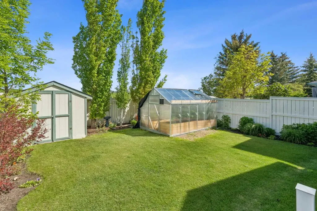 132 Hidden Ranch Crescent NW Calgary AB T3A 5W3