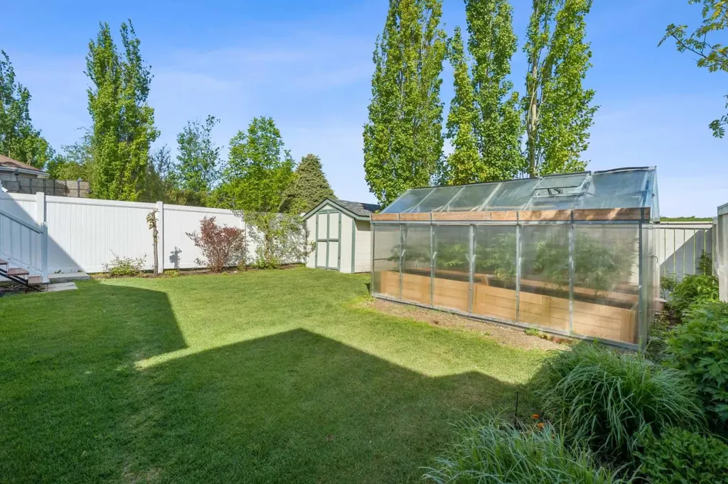 132 Hidden Ranch Crescent NW Calgary AB T3A 5W3