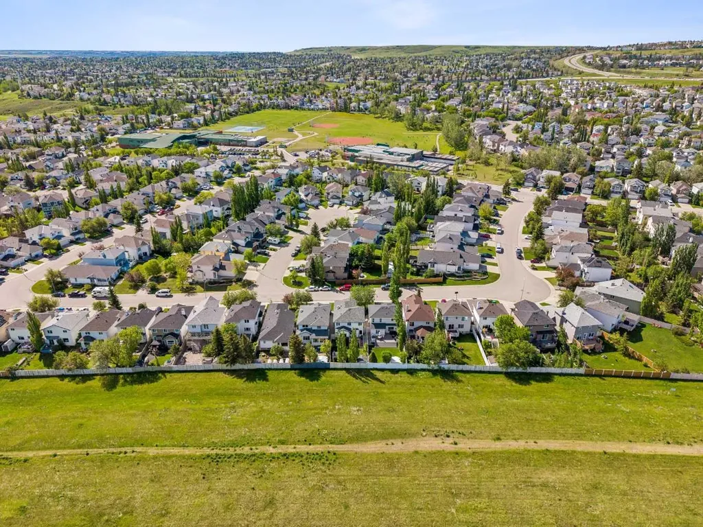 132 Hidden Ranch Crescent NW Calgary AB T3A 5W3