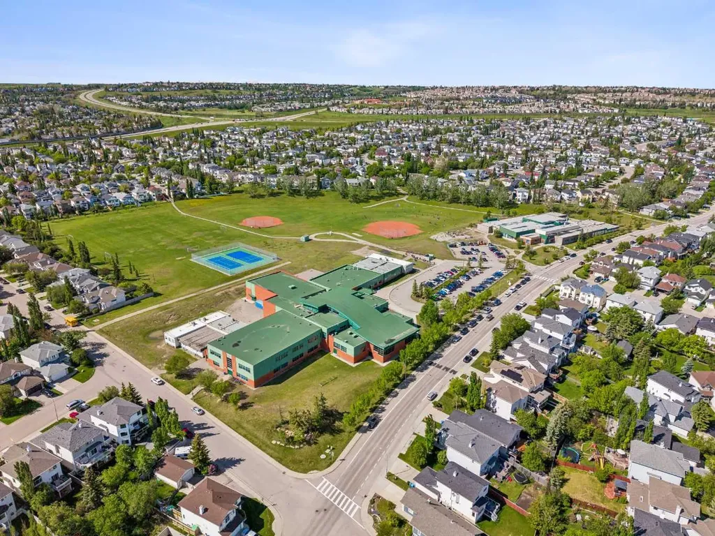132 Hidden Ranch Crescent NW Calgary AB T3A 5W3