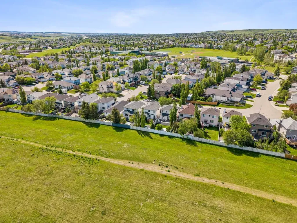 132 Hidden Ranch Crescent NW Calgary AB T3A 5W3