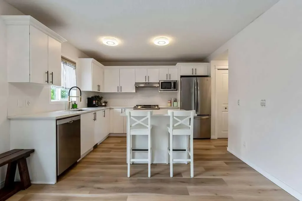 19 Drake Landing Way Okotoks AB T1S 0B9