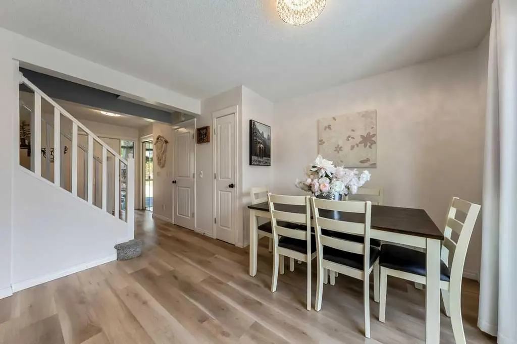 19 Drake Landing Way Okotoks AB T1S 0B9