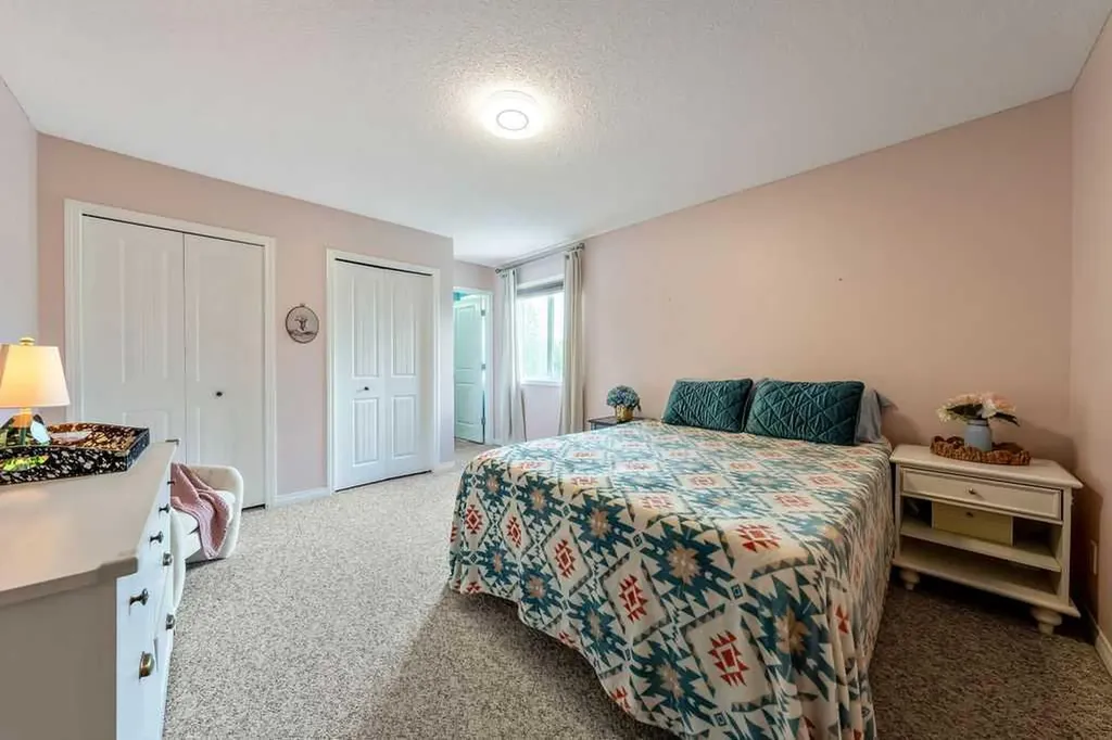 19 Drake Landing Way Okotoks AB T1S 0B9
