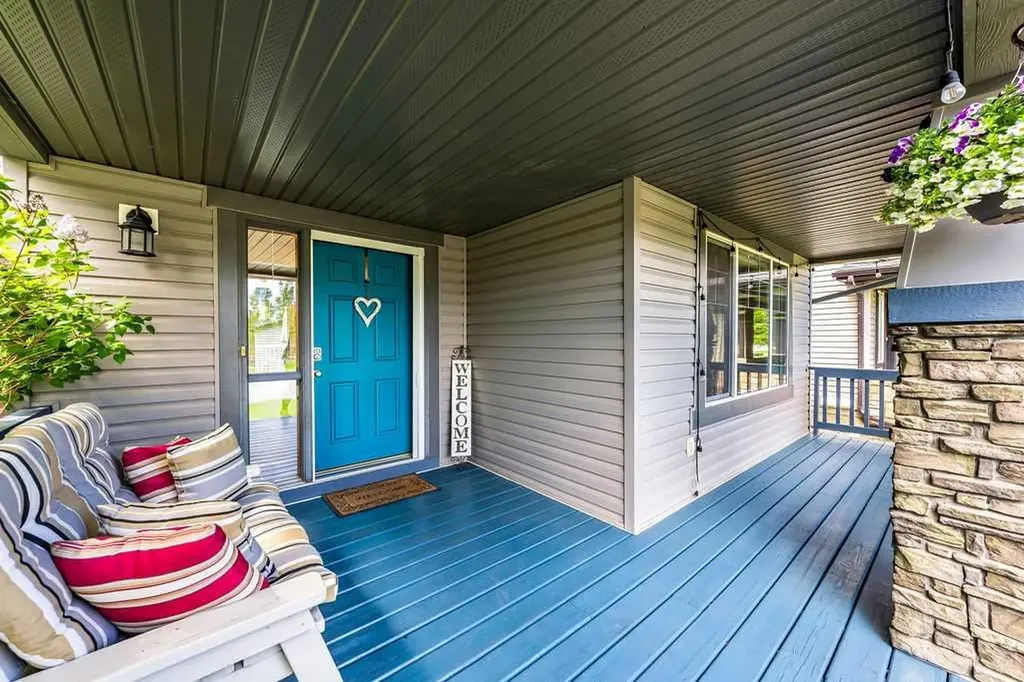 19 Drake Landing Way Okotoks AB T1S 0B9