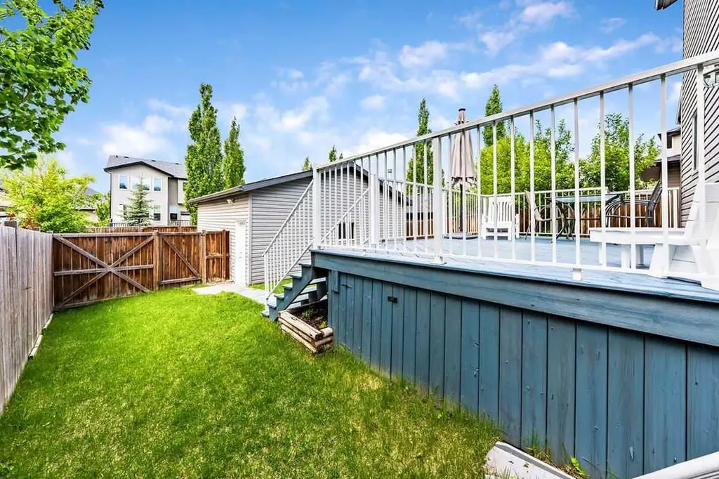 19 Drake Landing Way Okotoks AB T1S 0B9