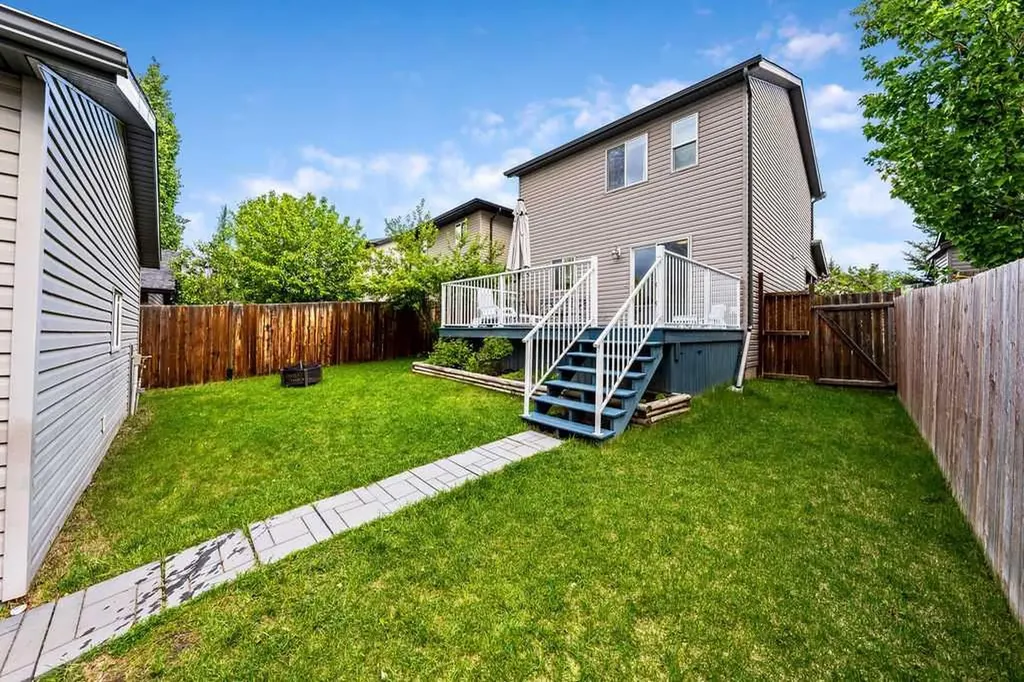 19 Drake Landing Way Okotoks AB T1S 0B9