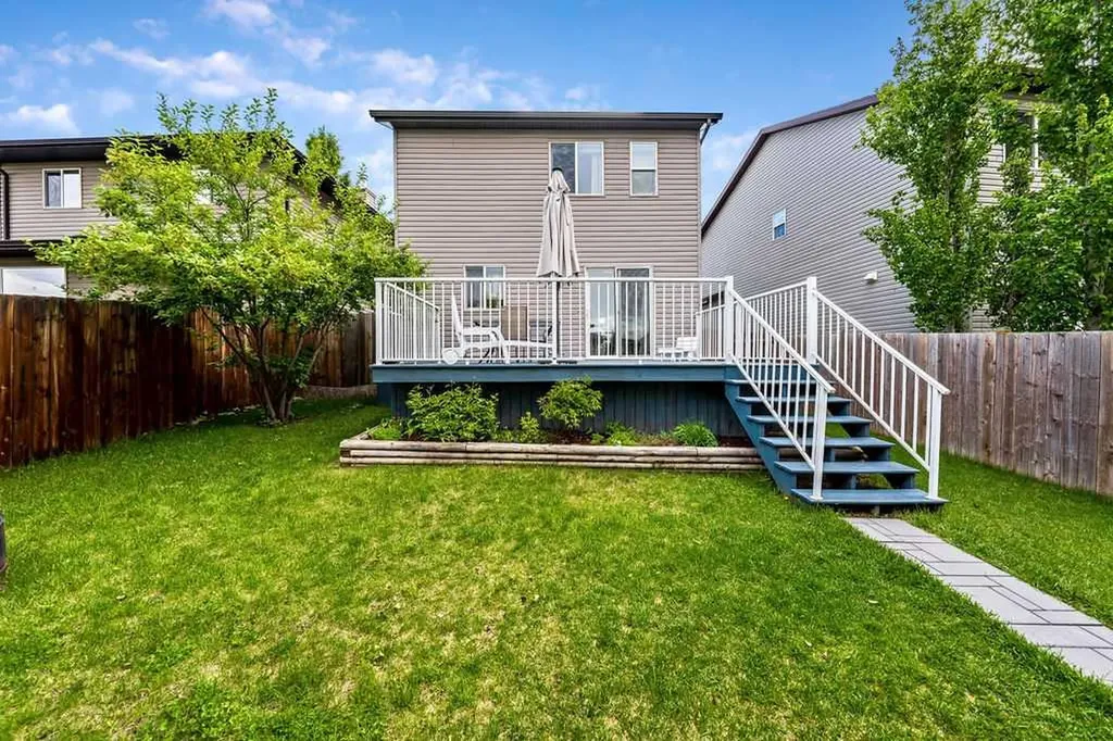 19 Drake Landing Way Okotoks AB T1S 0B9