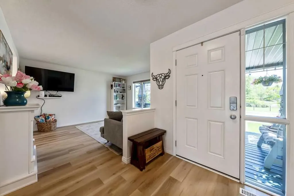 19 Drake Landing Way Okotoks AB T1S 0B9
