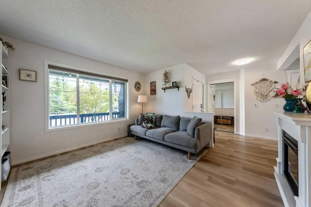 19 Drake Landing Way Okotoks AB T1S 0B9