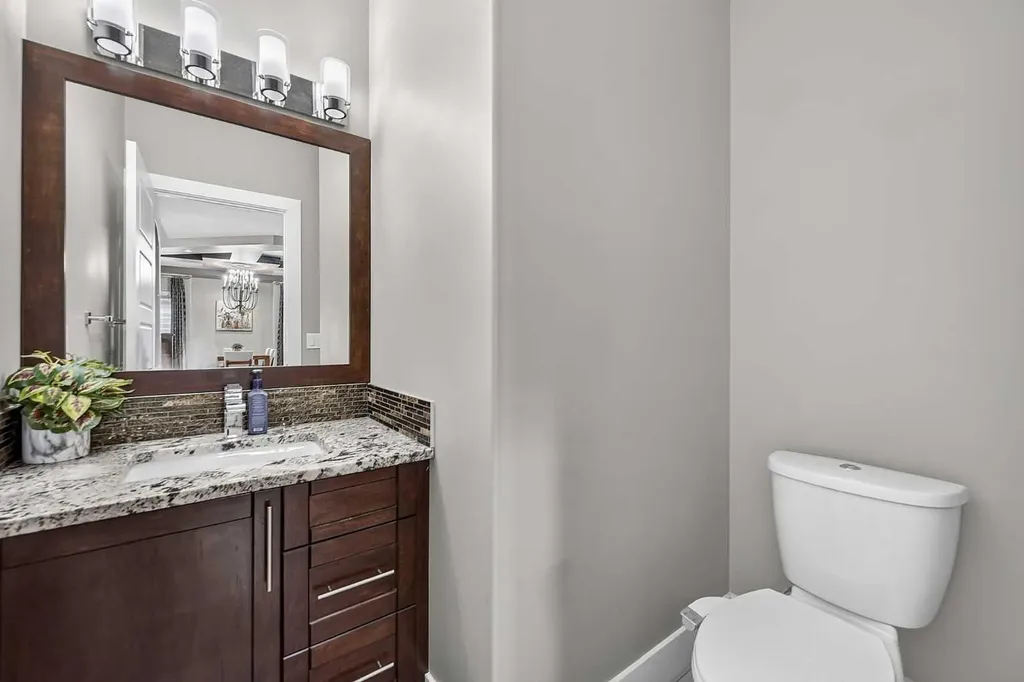36 Rockyvale Green NW Calgary AB T3G 0E3