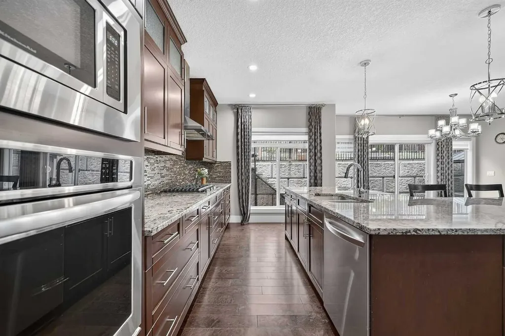 36 Rockyvale Green NW Calgary AB T3G 0E3