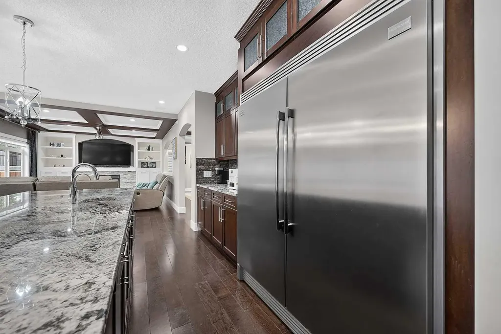 36 Rockyvale Green NW Calgary AB T3G 0E3