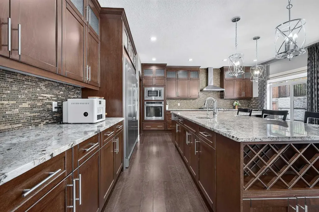 36 Rockyvale Green NW Calgary AB T3G 0E3