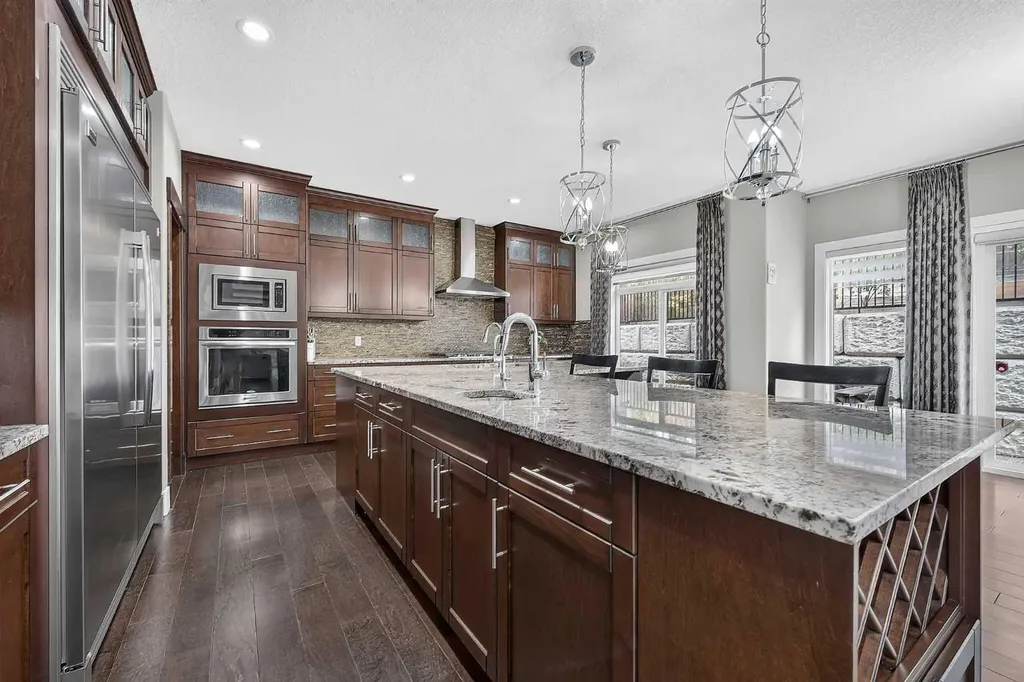 36 Rockyvale Green NW Calgary AB T3G 0E3