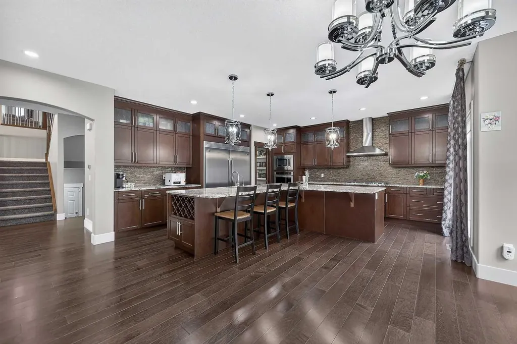 36 Rockyvale Green NW Calgary AB T3G 0E3