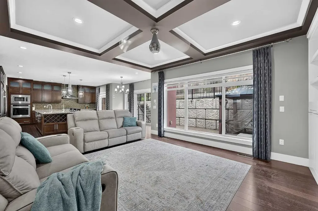 36 Rockyvale Green NW Calgary AB T3G 0E3