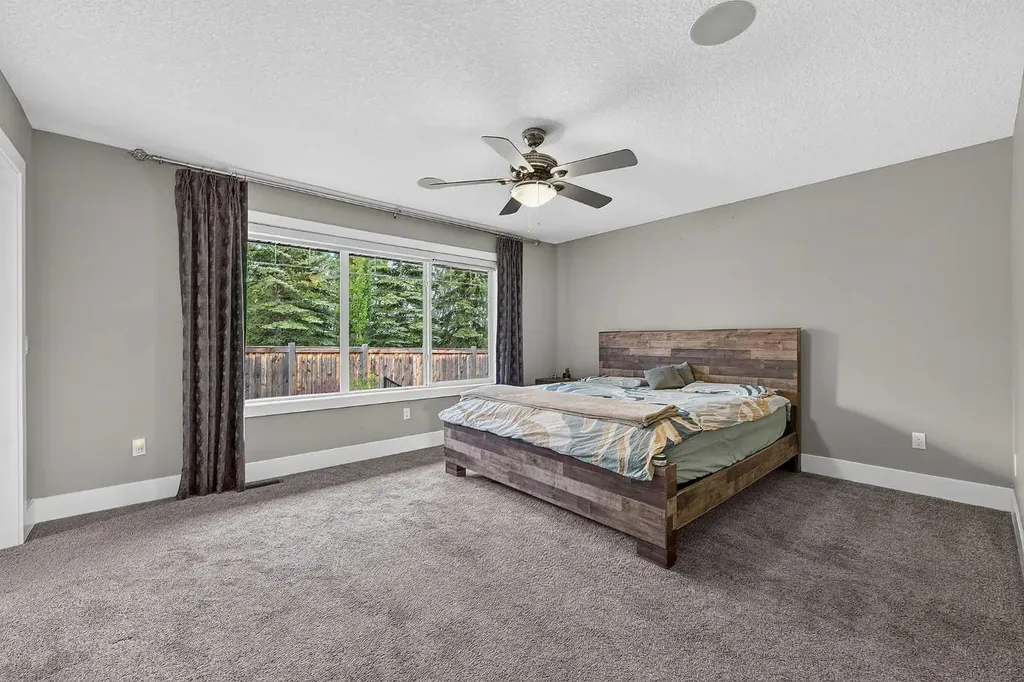 36 Rockyvale Green NW Calgary AB T3G 0E3