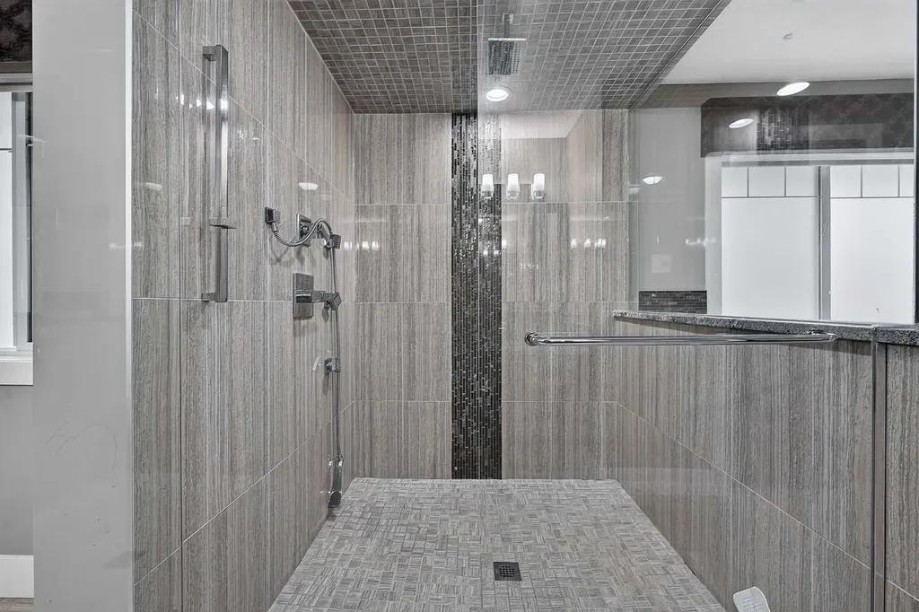 36 Rockyvale Green NW Calgary AB T3G 0E3