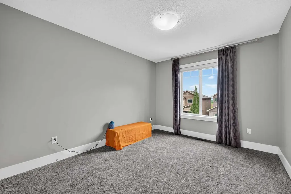 36 Rockyvale Green NW Calgary AB T3G 0E3
