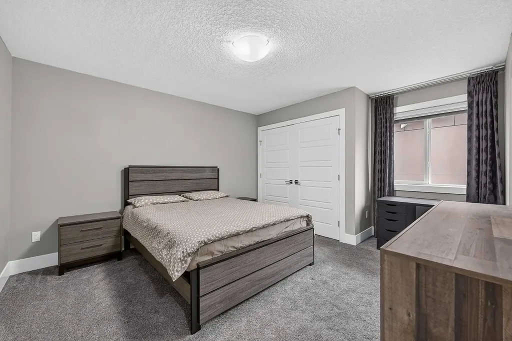 36 Rockyvale Green NW Calgary AB T3G 0E3