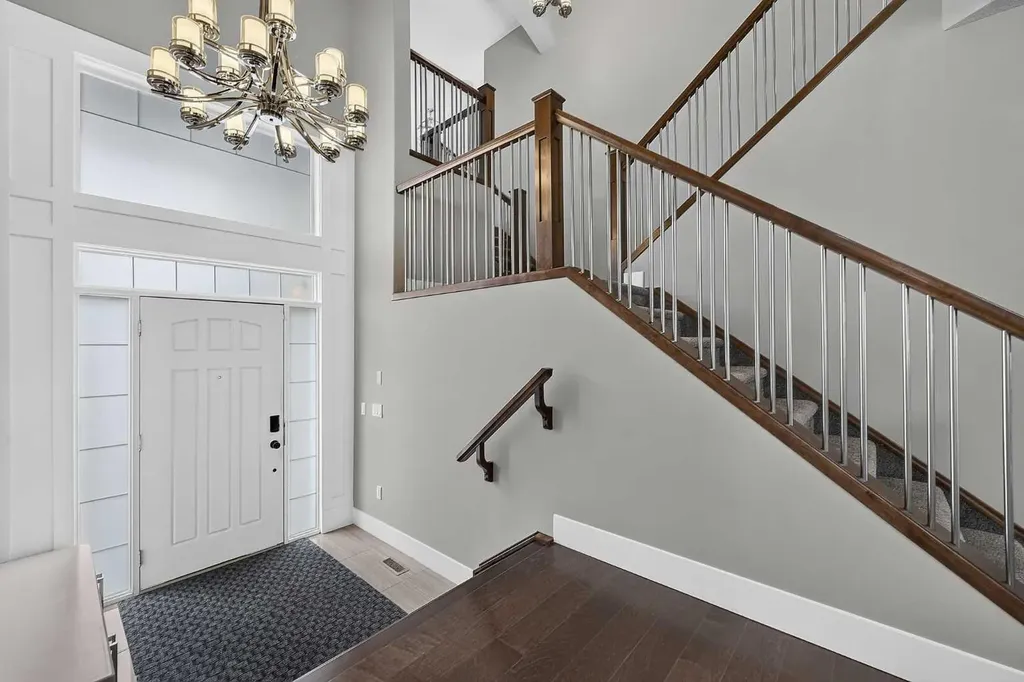 36 Rockyvale Green NW Calgary AB T3G 0E3