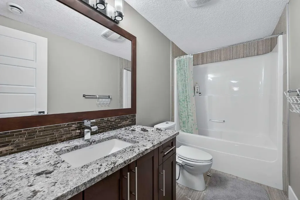 36 Rockyvale Green NW Calgary AB T3G 0E3