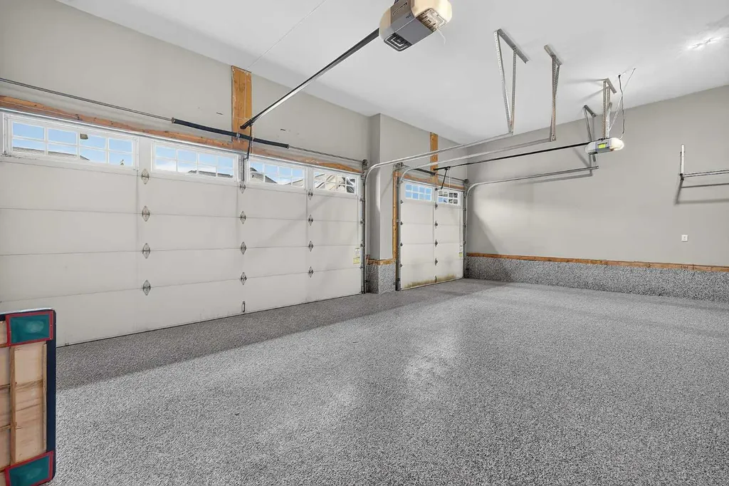 36 Rockyvale Green NW Calgary AB T3G 0E3