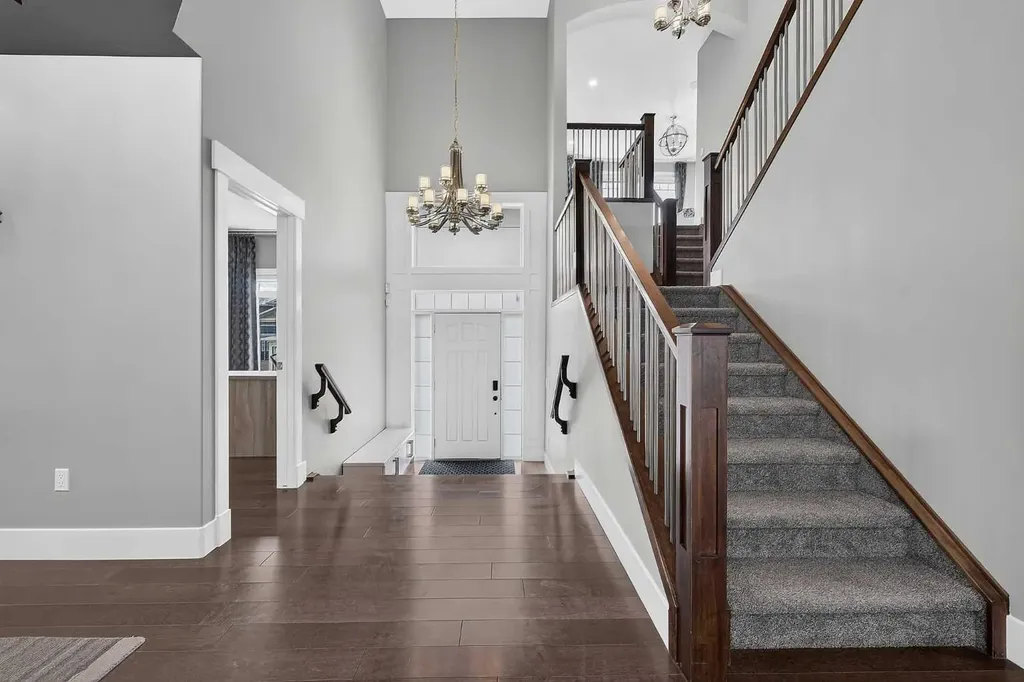 36 Rockyvale Green NW Calgary AB T3G 0E3