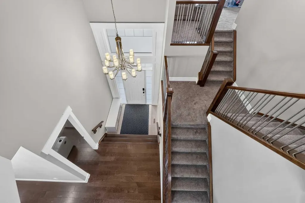 36 Rockyvale Green NW Calgary AB T3G 0E3